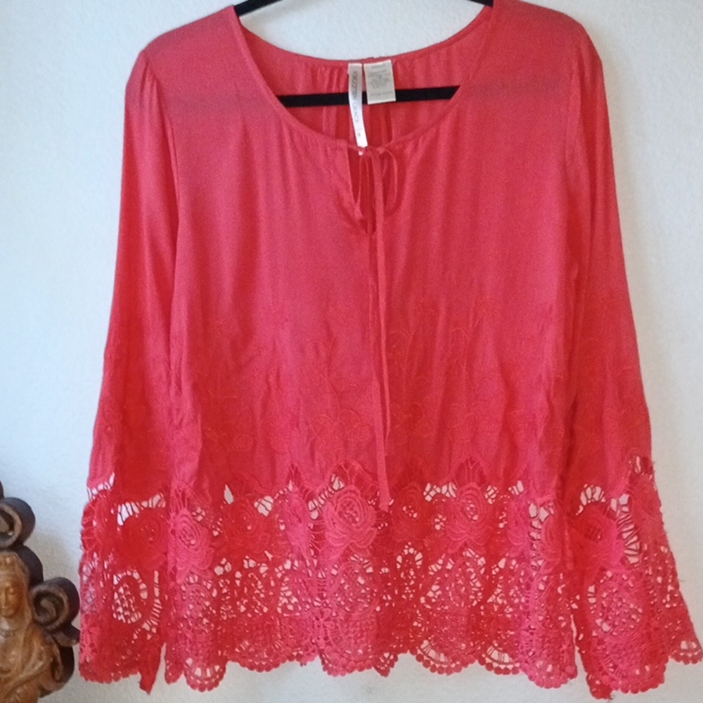 Women’s Coral Lace-Hem Blouse - Forgotten Grace